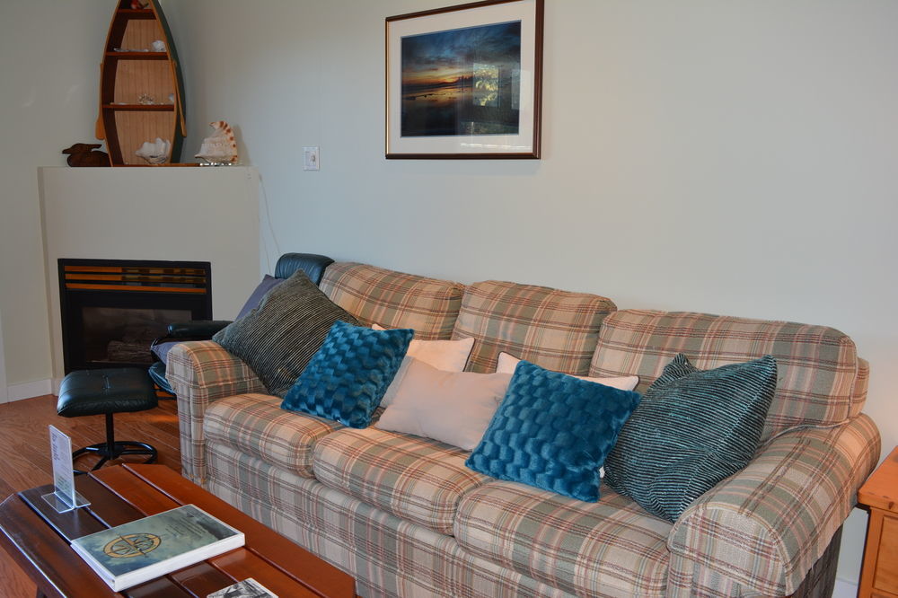 Fred Tibbs Ocean Front Condos Tofino Exterior photo