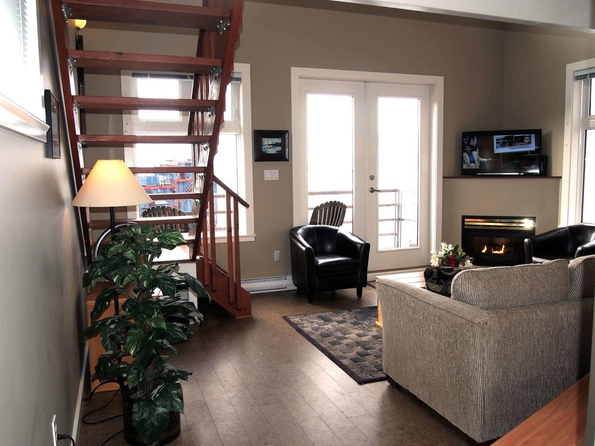 Fred Tibbs Ocean Front Condos Tofino Exterior photo