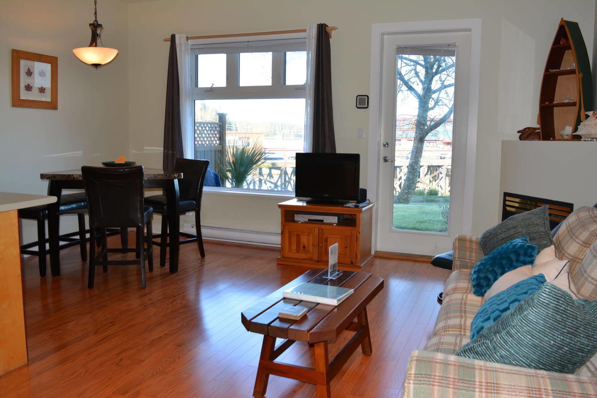 Fred Tibbs Ocean Front Condos Tofino Exterior photo